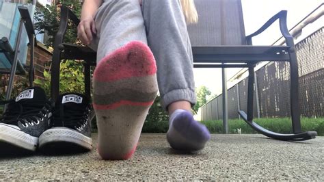 ruthssoftsoles|Converse and sock removal in the car